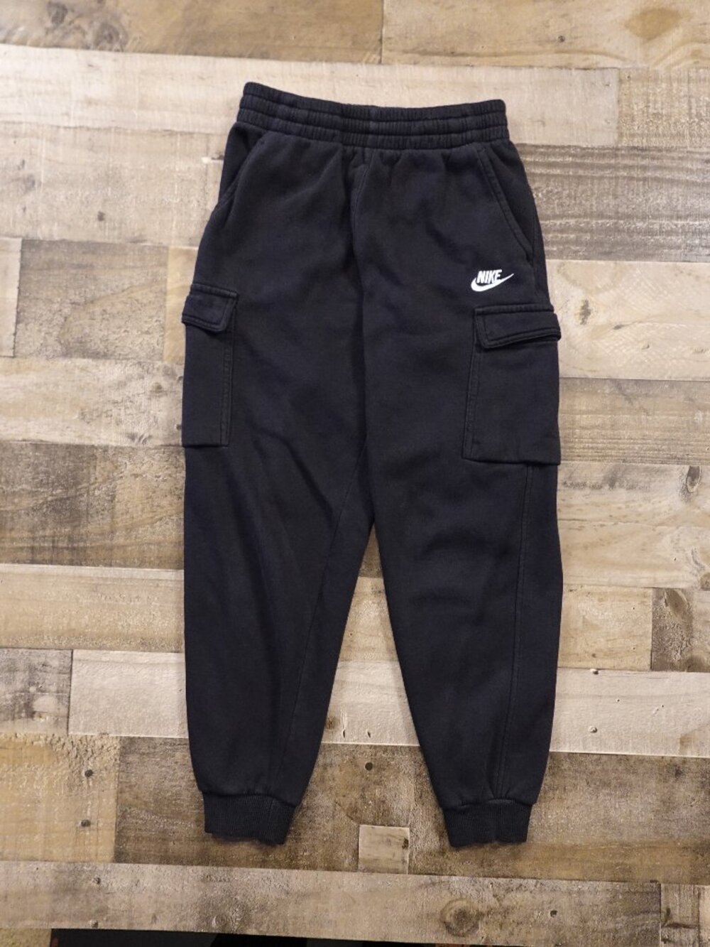 Nike Club Fleece Cargo Joggers Youth L Black Sweatpants Streetwear